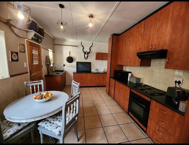 4 BEDROOM HOUSE FOR SALE IN VANDERBIJLPARK SW 1